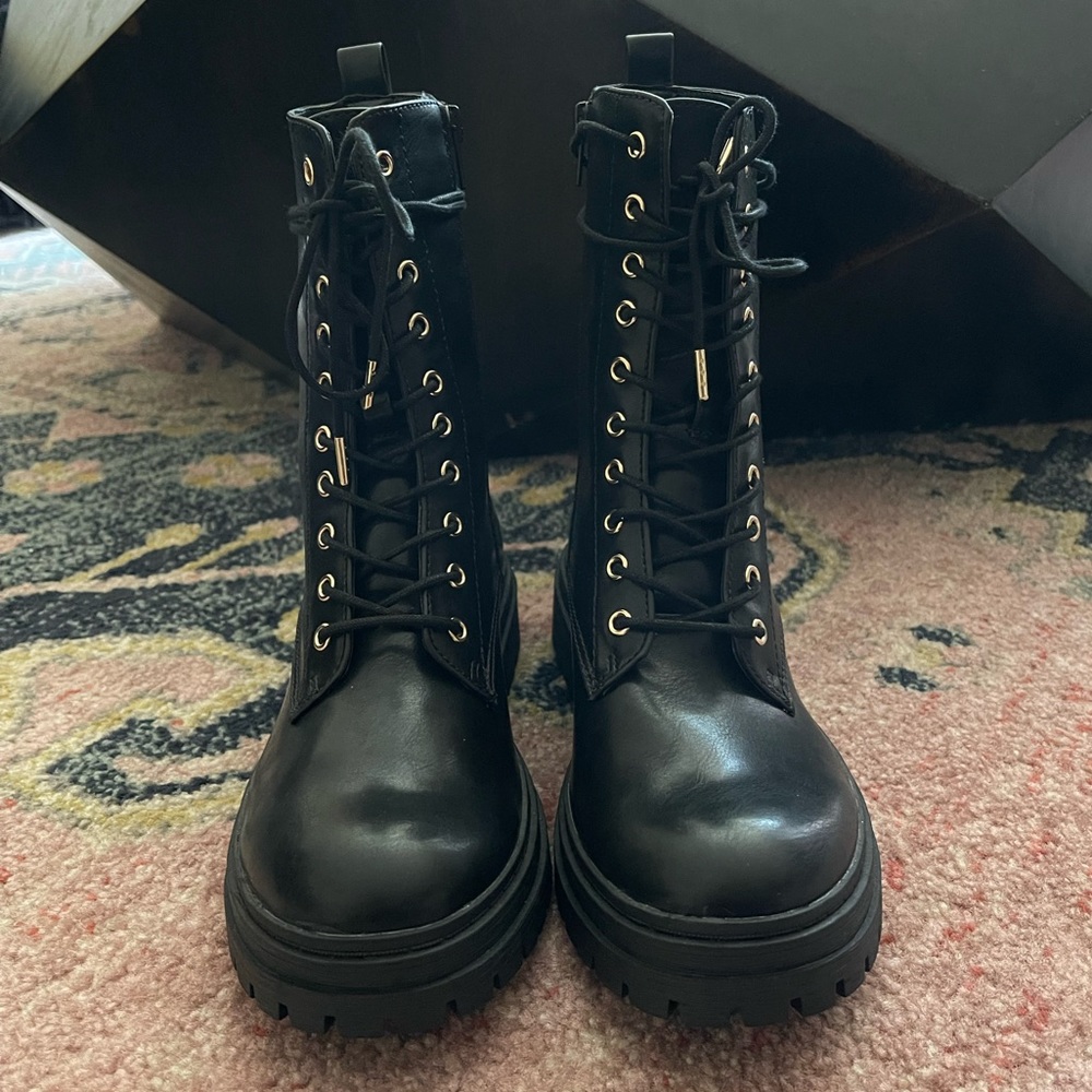NWOT JF combat boots - Picture 2 of 4